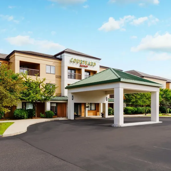 Courtyard by Marriott Manchester-Boston Regional Airport